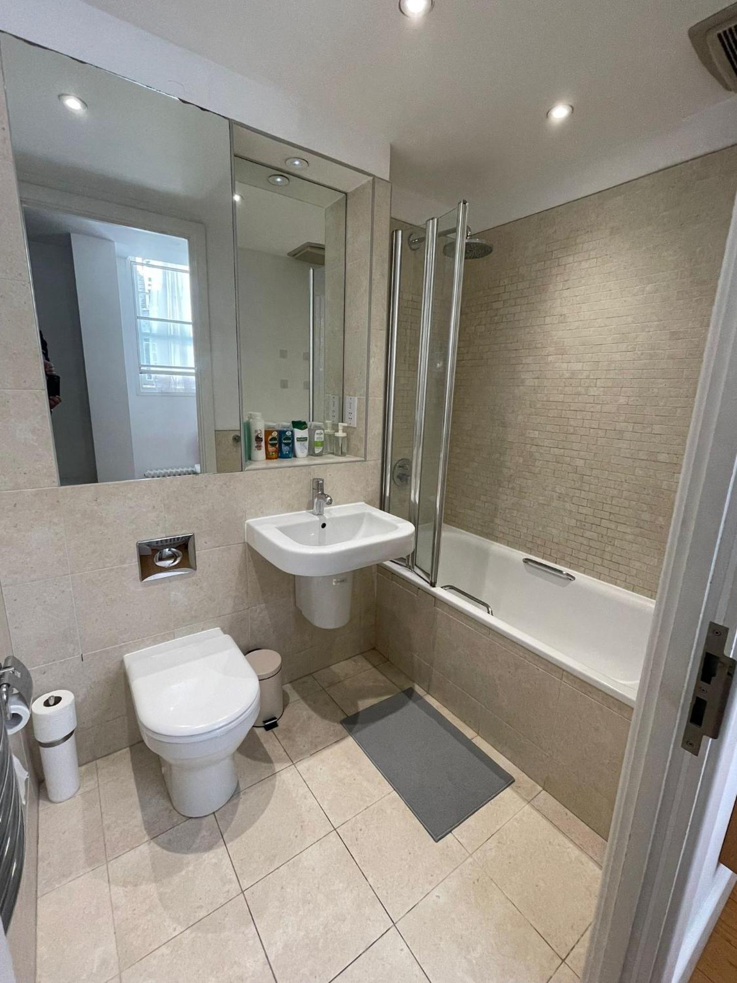 One Bedroom Apartment In Holborn London Exterior foto