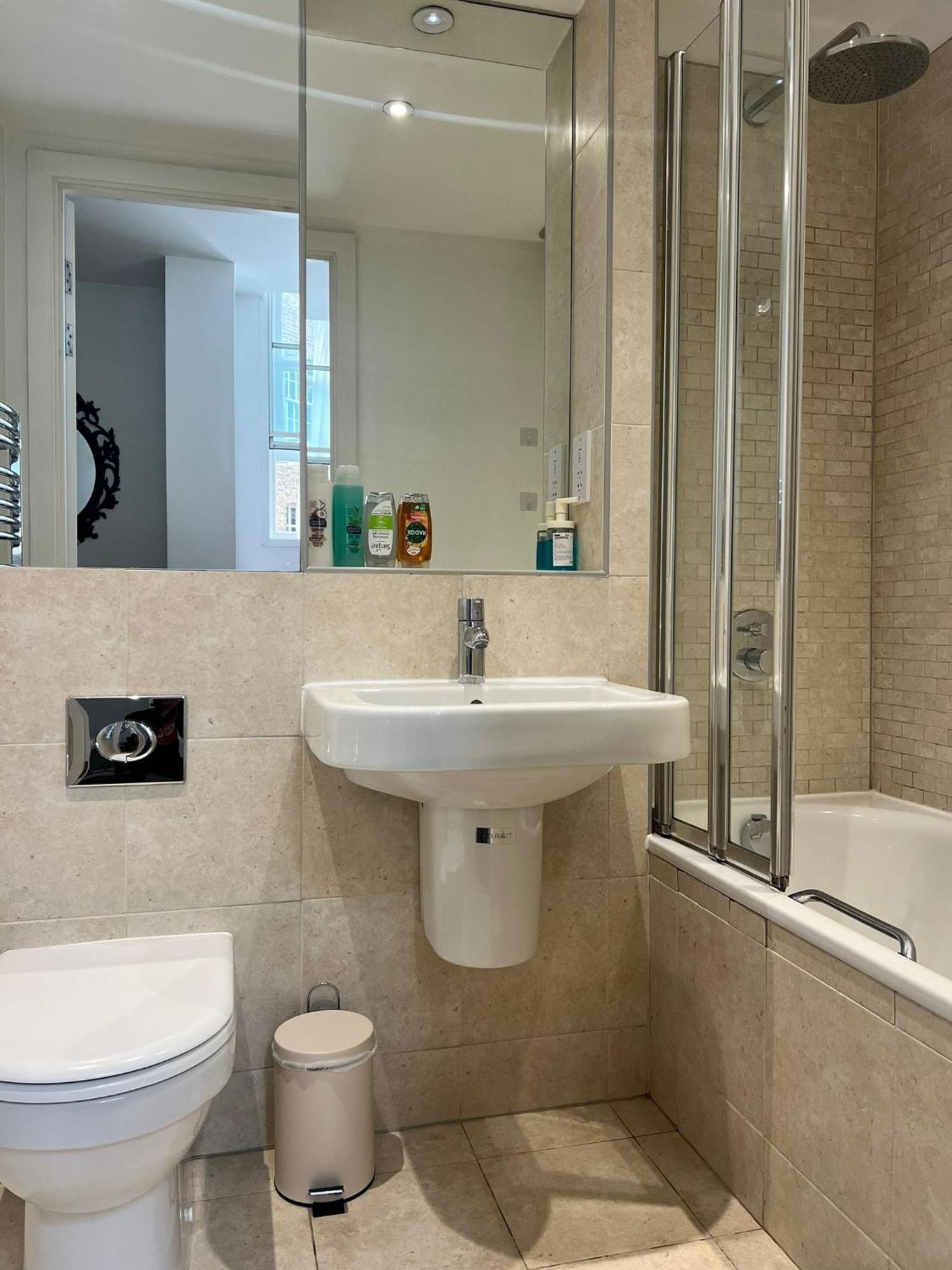 One Bedroom Apartment In Holborn London Exterior foto